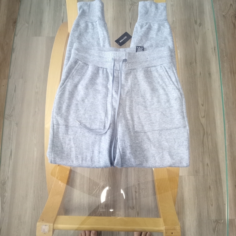 RW&CO. Heather Gray Knit Joggers